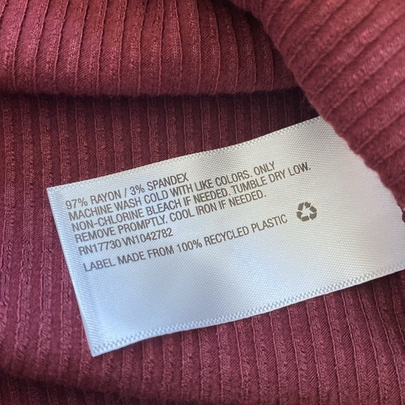 NWT Isabel Maternity Tank Ribbed Burgundy Top Size Small - Picture 7 of 10